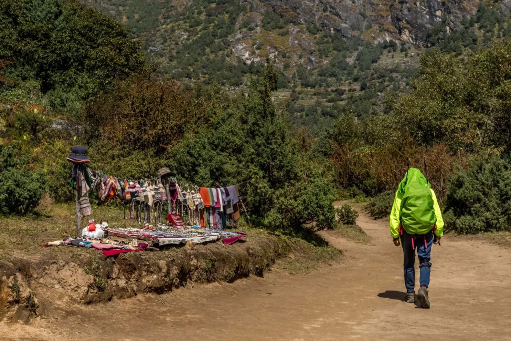 Trekking near khumjung